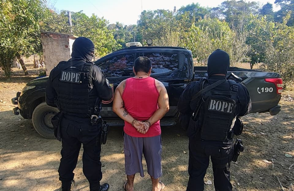 TRAFICANTE E ESTUPRADOR - BOPE prende foragido escondido em Candeias do Jamari 
